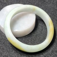 (J76) กำไลหยก พม่าแท้ Jadeite Type A 100% ไซส์ 55.5 mm. หยกสีธรรมชาติ ไม่ผ่านการปรับปรุงใดๆทั้งสิ้น