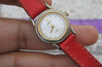 นาฬิกา Vintage มือสองญี่ปุ่น THING ระบบ QUARTZ ผู้หญิง ทรงกลม กรอบทอง หน้าขาว หน้าปัด 23มม. สายหนังใช้งานได้ปกติ สภาพดี ของแท้ ไม่กันน้ำ