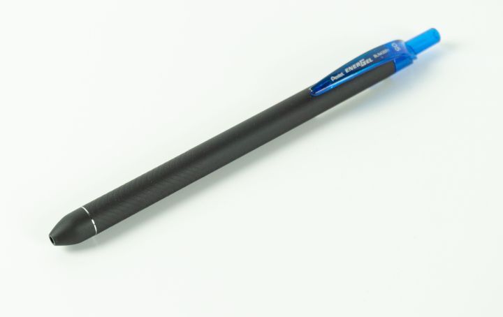 pentel-energel-click-0-5-mm-retractable-gel-roller-sky-blue-ink-pen-ปากกาหมึกเจล-หมึกสีฟ้า-0-5-มม-ของแท้