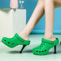 HOT ●♟❈✉ ใหม่ trendingCrocs Edition Madame รองเท้าส้นสูง สีดํา เขียว ขาว แดง สําหรับผู้หญิง eu36-41