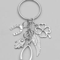 Fashion New Hand Fatima Wings Clover Good Luck Horseshoe Fish Bone Pendant Key Chain Ring Keychain Package Decoration Gift 1pcs