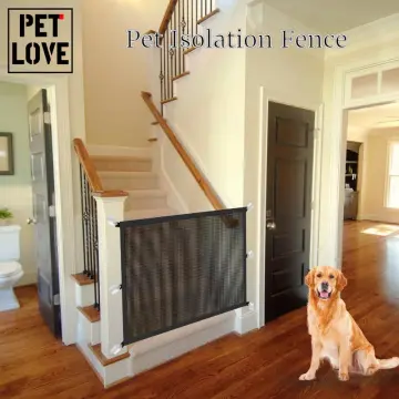 Pet isolation outlet gate