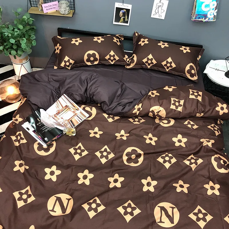 CDC Beddings - For my designer lovers Lv is available in sizes 1