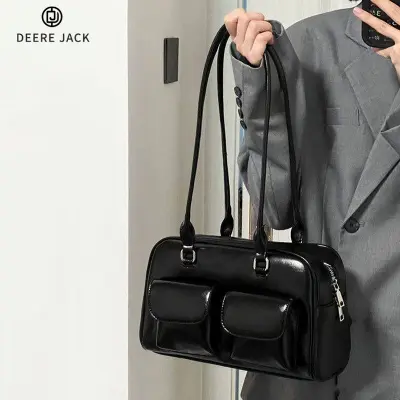 Deere Jack กระเป๋าสตรีเกาหลี Glossy Black สิทธิบัตรหนังไหล่กระเป๋า Retro Preppy สไตล์ความจุสูงวิทยาลัยนักเรียนพร็อพกระเป๋า