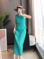 2023 Hot Pleated dress slimming over the knee long skirt loose straight skirt summer  house style burgundy sleeveless vest dress