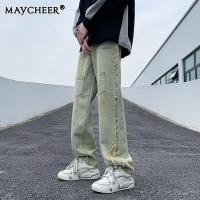 MAYCHEER   กางเกงยีนส์กระเป๋ากางเกงดีไซน์ขอบหยาบยีนส์หลวมขาตรงผู้ชาย