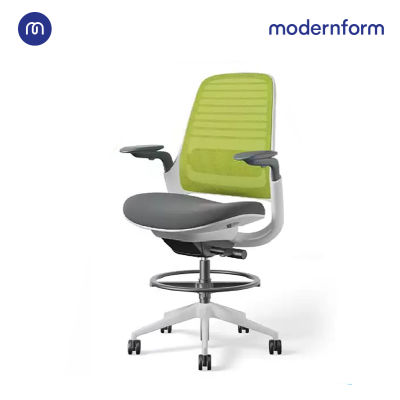 Modernform เก้าอี้ Steelcase ergonomic รุ่น Series1 Stool พนักพิงกลาง สีเขียว เก้าอี้เพื่อสุขภาพ เก้าอี้ผู้บริหาร เก้าอี้สำนักงาน เก้าอี้ทำงาน เก้าอี้ออฟฟิศ เก้าอี้แก้ปวดหลัง หุ้มด้วยผ้าตาข่ายไมโครนิตมีอุปกรณ์รองรับเอวปรับได้ปรับน้ำหนักตามผู้นั่งอัตโนมัติ