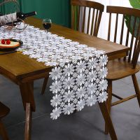 Lace Table Runner White Lace Flower Table Cloth Table-runner for Dining Table Coffee Table Wedding Decoration Bed Runner