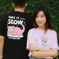 เสื้อยืดคอกลมเสื้อยืด พิมพ์ลายการ์ตูนโปเกม่อน Kuruu Slowpoke Take It ช้า S-5XL