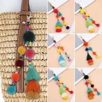 Boho Style Hair Ball Tassel Keychain Summer Beach Shell Keychain Colorful Pompom Keyring for Women Bag Hanging Pendants