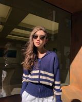 Thesimple - Navy super soft sweater เสื้อสเวตเตอร์ซิปหน้า ลายขวาง