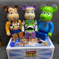 - Bearbrick × Toy Story - Buzz Lightyear Woody Alien 400% เวอร์ชั่นที่ 28 ซม. 25 ฟิกเกอร์แอกชัน ข้อต่อเกียร์ ของเล่น ของสะสม