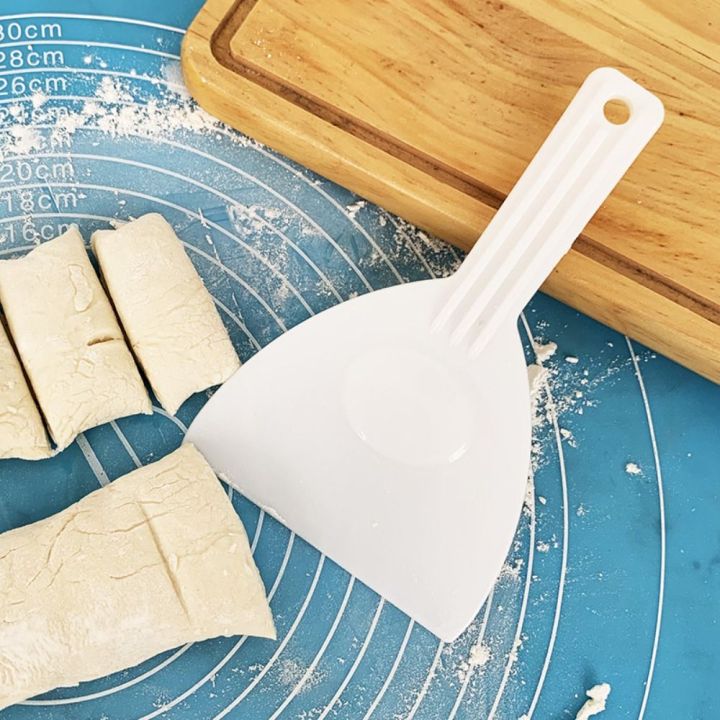 Dough cutter/ flexible scraper 20cm