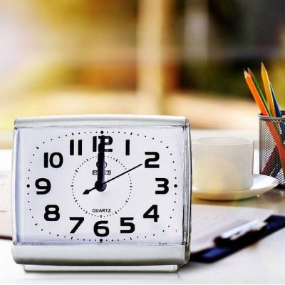 【Worth-Buy】 ห้องนอนนาฬิกาปลุกแบบตั้งโต๊ะนาฬิกาปลุกตั้งโต๊ะอยู่ข้างนาฬิกาโต๊ะเล็กกวาดพลาสติกสำหรับนักเรียนเงียบ