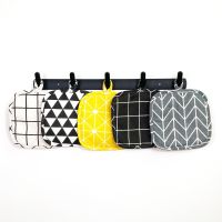 1pcs Pot Holders Oven Mitts Cotton Mat Kitchen Cooking Microwave Gloves Baking BBQ Potholders Pocket Tool