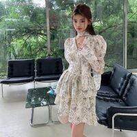 Early autumn senior feeling light floral dress collect waist temperament luxury French hubble-bubble sleeve is brief paragraph break v Korean chic