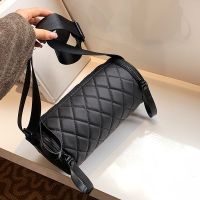 Messenger bag womens bag diamond bag fashion shoulder bag 2023 new trendy ins cylinder bag winter fashion small bag