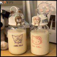 YIYI คุโรมิ ขวดน้ำพร้อมหลอด อะนิเมะ Cinnamoroll ขวดน้ำการ์ตูนอะนิเมะ การ์ตูนน่ารักๆ ถ้วยพร้อมหลอด แก้วน้ำดื่มแก้ว เด็กนักเรียนชายหญิง