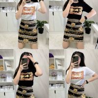 (พร้อมส่ง) ???เสื้อยืดผ้าคอทตอน +กระโปรง ทรงสอบ ผ้ายืดเนื้อดี ผ้านำเข้า  สวย เก็บทรง ใส่แล้วดูเพรียว  อก 32-36" เอว 25-30" สพ 32-40" ยาว19"