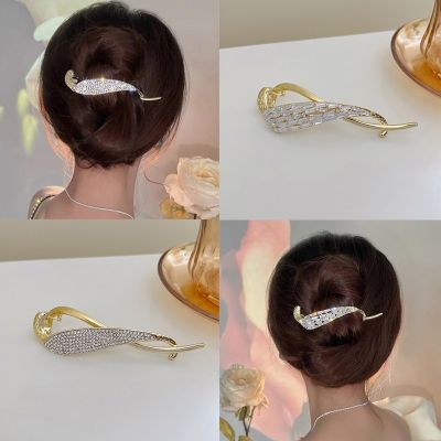 The Korean version is fashionable and simple with diamond inlaid twist clip versatile one-piece clip hairpin and exquisite hair accessories