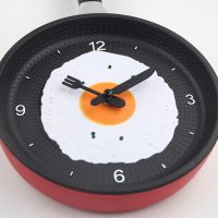 Modern Living Room Quartz Clock Kitchen Decorative Frying Pan Wall Clock with Fried Egg for Dinning Hall Restaurant Wall Clocks Pipe Fittings Accessor