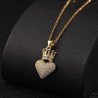 Classic Love Queen Crown Necklace Fashion European and American Personality Design Versatile Heart Shaped Clavicle Pendant Gift
