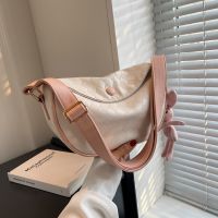 [COD] 2023 spring and summer new niche design dumpling bag womens simple shoulder contrasting personality Messenger