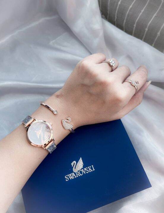 new-set-นาฬิกา-เครื่องประดับ-swarovski-สแตนเลส-งาน-boxset-หรูหราเหมือนเดิม-ตัวนาฬิกาเป็รเพชรรอบวง-มาพร้อมกล่อง