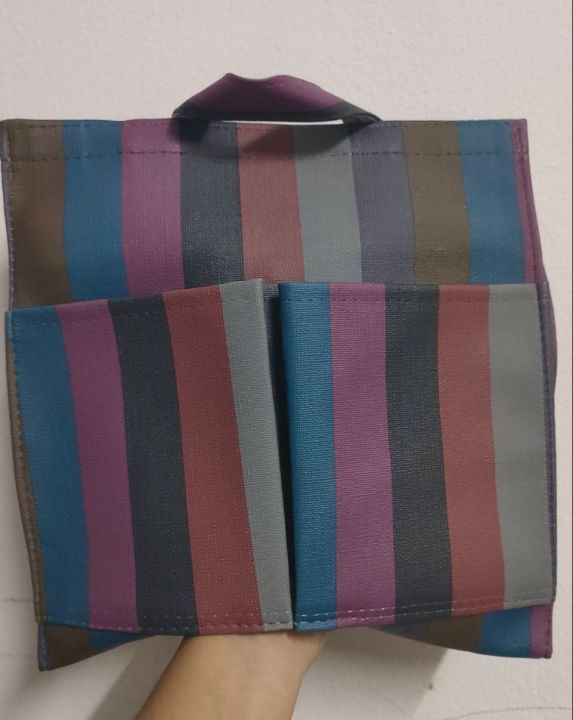 กระเป๋าผ้าเคลือบกันน้ำงานงานไทย-มีซิป-ขนาด10-5-10-5-4-5นิ้ว-กระเป๋ากันน้ำ