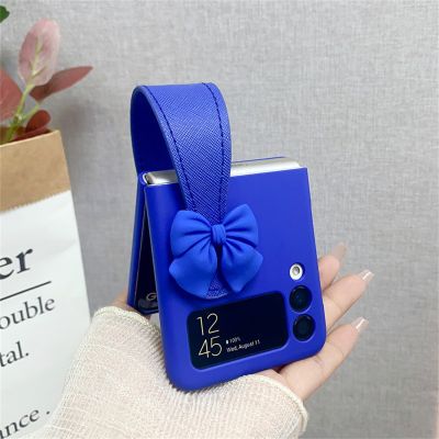 น่ารักหรูหรา3D เกาหลีโบว์สายรัดข้อมือ Klein Blue Simple Phone เคสสำหรับ Galaxy Z Flip3 5G Z Flip3 Zflip3 Flip4ฝาครอบ Zflip4 Funda CarterFa