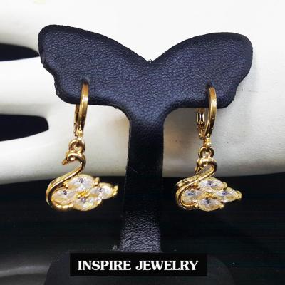 แบรนด์ inspire jewelry ต่างหูเพชรสวิสรูปหงส์ห้อยระย้าสวยงาม ผลิตจากวัสดุคุณภาพ งานจิวเวลรี่ หุ้มทองแท้ 100%  พร้อมกล่องกลมสีแดงแบบร้านทอง