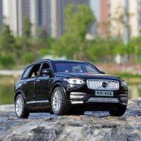 รถวอลโว่1:32 XC90 SUV โมเดลรถโลหะผสมของเล่นรถโลหะของเล่นสะสมไฟเสียงจำลองของขวัญสำหรับเด็ก