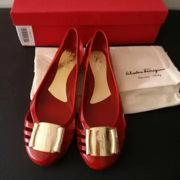 Ferragamo jelly hot sale shoes fake