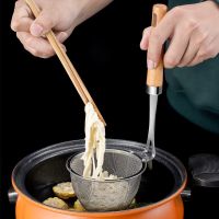 1pc 304 Stainless Steel Skimmer Filter Spoon Wooden Handle Hot Pot Colander Kitchen Utensils Cooking Tool Vegtables Filtering Colanders Food Strainers