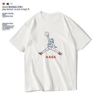 NASA and Coca Cola White Short Sleeve Tshirt เสื้อยืดคอก ลมแขนสั้นพิมพ์ลาย nasa and coca cola ท็อปส์สําหรับผู้ชายสีขาว