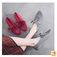 โอมากๆ?แฟชั่น รองเท้าผ้าใบยาง ฉลุลายดาวและหัวใจ 5 สี