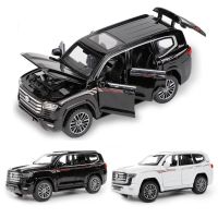 1/32 TOYOTA Land Cruiser LC300 SUV แม่พิมพ์ขนาดเล็กโมเดลรถของเล่นเสียงและไฟประตูเปิดใช้งานของขวัญของสะสมสำหรับเด็กผู้ชาย