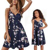 2022 Family Look Beach Sleeveless Mommy And Me Dresses Clothes Blue Floral V Neck Matching Mother And Daughter Party Dress Sets