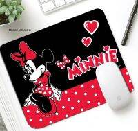 MINNIE B แผ่นรองเม้าส์ แผ่นรองเมาส์ เมาส์ สี่เหลี่ยม ลาย MINNIE MOUSE B มินนี ขนาด 21 x 26 cm สวยงาม น่าใช้งาน งานสวย งานดี มีบริการเก็บเงินปลายทาง NPNN