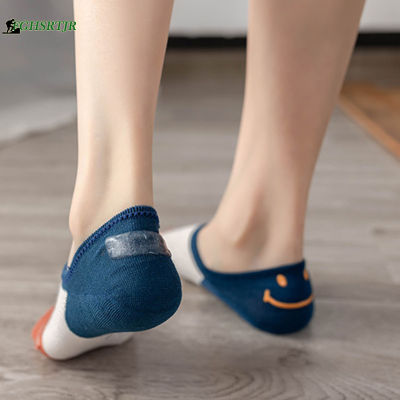 ถุงเท้าสั้นตื้นของผู้หญิงถุงเท้าไม่แสดงรอยยิ้มบนส้นรองเท้าผ้าใบรองเท้าสวมโบ้ทชูรองเท้าแบน