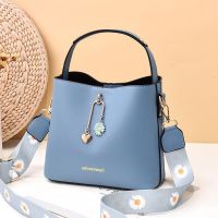 Web celebrity female bag fall 2021 new personality bucket bag large capacity han edition one shoulder inclined shoulder bag