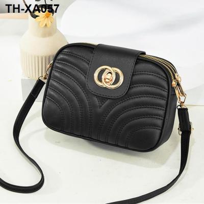 Small bag leather texture multilayer 2023 new tide of fashion female package bags soft shoulder inclined