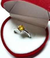 TANITTgems แหวนทองคำขาวประดับพลอยบุษราคัมเม็ดเดี่ยว 1กะรัต