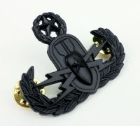 tomwang2012. Black Explosive Ordnance Disposal EOD Badge Pin