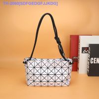 （READY STOCK）◑ 2023 summer new Japanese tofu bag womens bag PU pearlescent bright surface one-shoulder geometric diamond bag underarm bag YZ