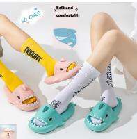 L68 รองเท้าฉลาม น่ารัก สวมใส่สบาย ลุยน้ำได้ พื้นนิ่ม พื้นหนา รองเท้าแฟชั่น Cartoon Shark Slipper มีให้เลือก 5 สี