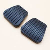 Car Styling 2PCS Brake Clutch Pedal Pad Covers 560808 for Opel Vauxhall Corsa Vectra A B Kadett Tigra Astra F Ascona Calibra Pedal Accessories