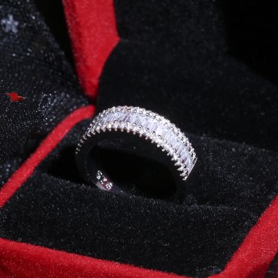 ความปรารถนาใหม่ข้ามชายแดนความนิยมใน Euramerican แหวนเพทาย Mata Bor Persegi สี่เหลี่ยมคางหมูพร้อมแหวนคู่รักเพชร