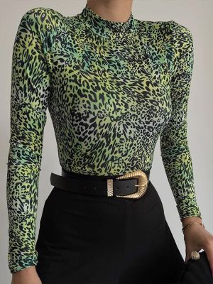 OMSJ เสื้อยืดแฟชั่น Y2k พิมพ์ลายเสือดาวสีเขียวสุดชิคของชุดบอดี้คอนคอกลมชุดแนวสตรีทเสื้อสวมศีรษะสตรีเสื้อแขนยาว
