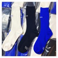 {Socks Shop} ADER ถุงเท้าคู่สไตล์เกาหลีถุงเท้ากีฬาปักถุงเท้าผ้าฝ้ายยาวสำหรับผู้ชายผู้หญิง